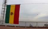 Banderas bolivianas en el puerto: cuando la desesperación hace perder la razón